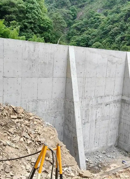 徐州泉山区重力式挡土墙